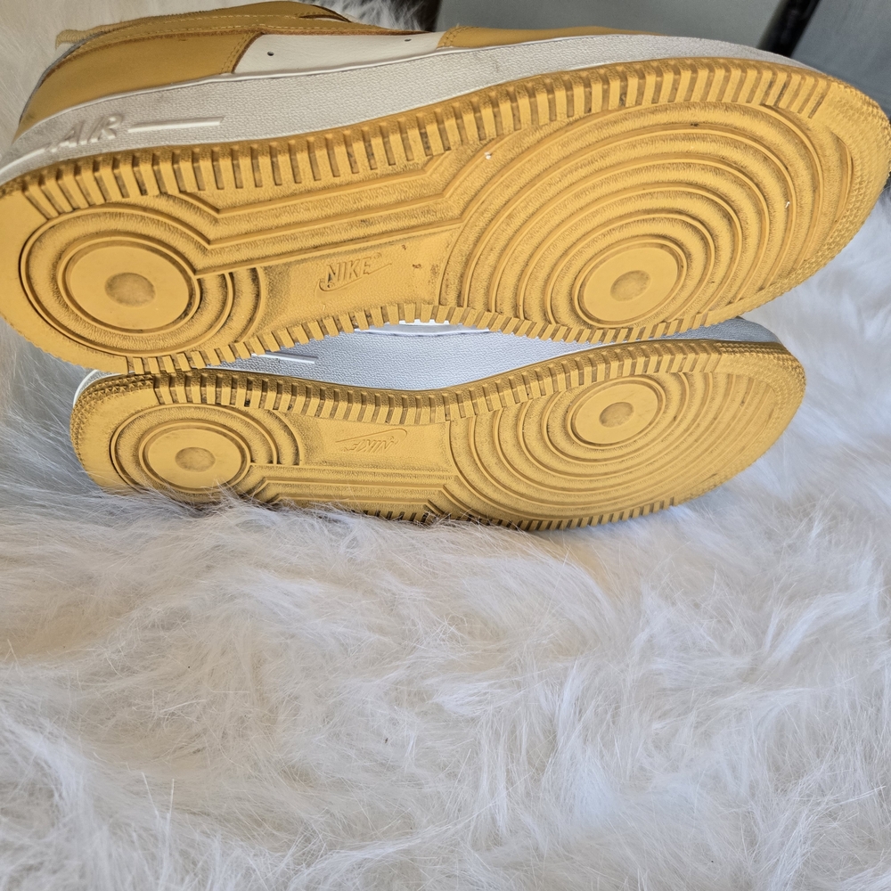 NIKE Air Force 1 Low '07 Bronzine Yellow Sneakers CT7875_994 Size 10 Men - Picture 5 of 11